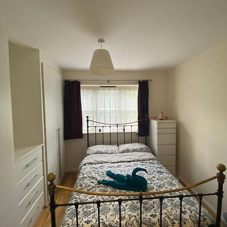 Cosy Private Room Лондон Экстерьер фото