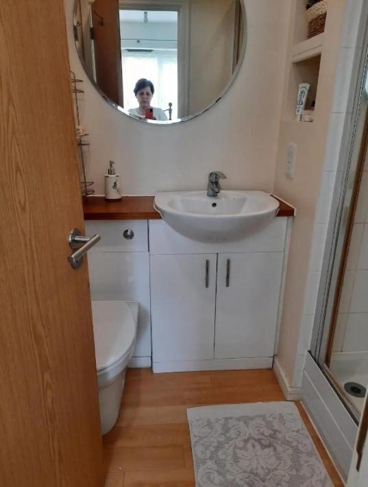 Cosy Private Room Лондон Экстерьер фото